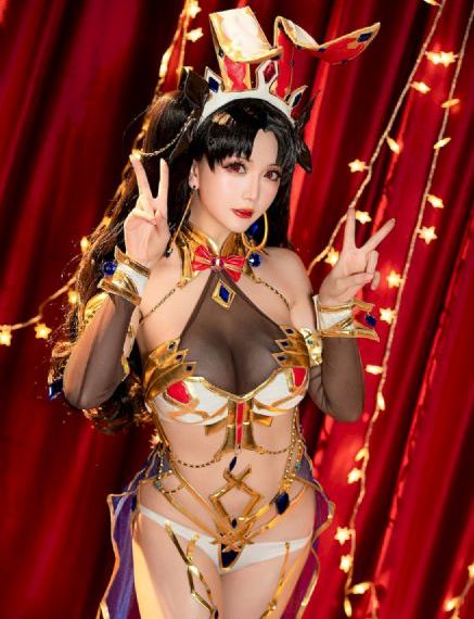 美女被叉叉的影院